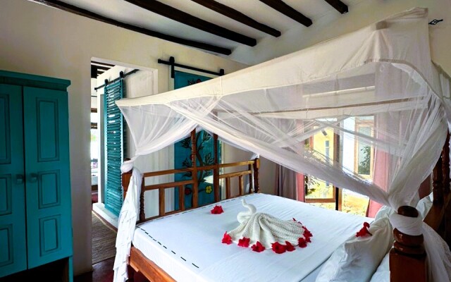 Asante Sana Beach Cottages