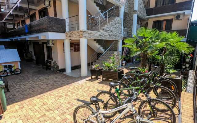 FamilyClub Созвездие - бассейн под облаками