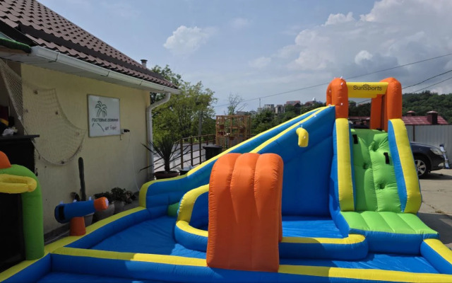 Gostevye Domiki Art Bereg Guest house