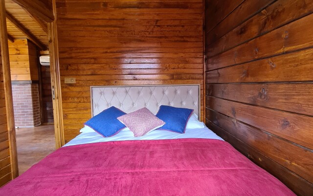 Flora Handüzü Resort & Wellness Bungalow Hotel