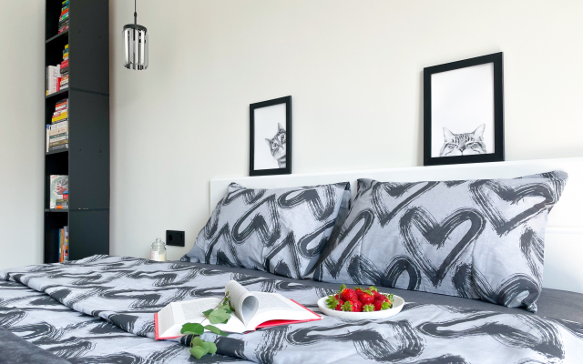 Black & White Apart Apartments
