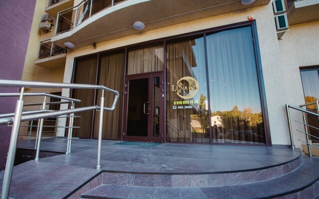 Luna Hotel
