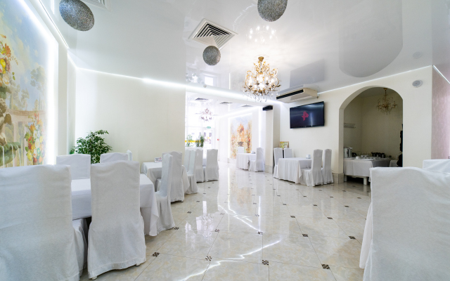 Uyut Hotel
