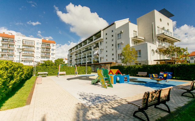 Na Parusnoy 19 (Imeretinskiy) Flat