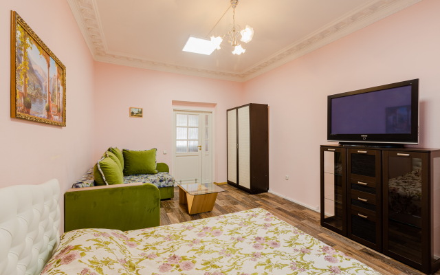 Апартаменты SpbStay на Вознесенском проспекте 3-5