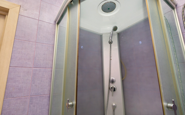 Uyutnaya Studiya Na Drevlyanke Flat
