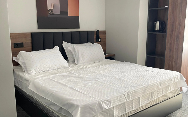 Hotel Airis Residence