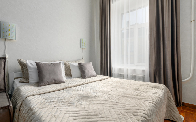 Апартаменты 3 спальни на Мойке