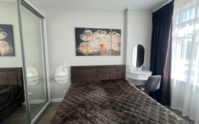 Квартира Евротрешка с Видом на Бacсeйн в ЖК Кипарис 263