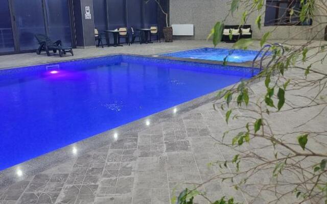 Ani Resort
