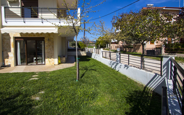 Guedin Sea Side Nikiti Apartments