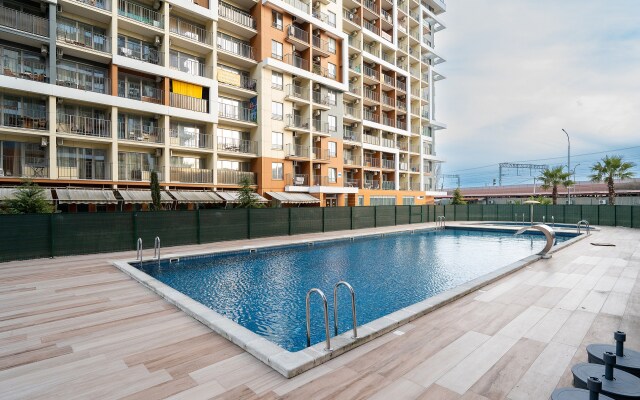 Studiya u morya s bassejnom na territorii. Karavella 112 Apartments