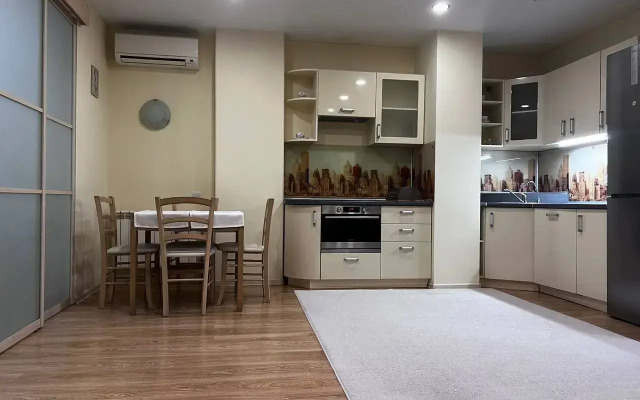 Na Ulitse Okulova 18 Flat