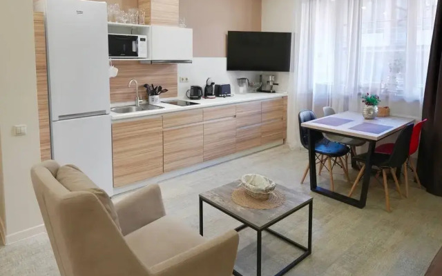 Квартира Двухкомнатная напротив ТЦ Горки Город