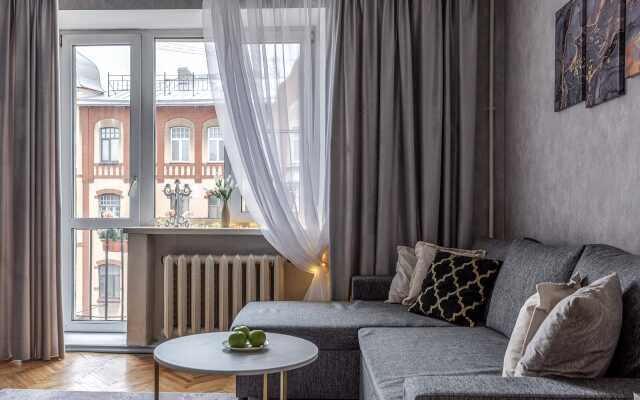 Prostornye apartamenty u Nevy Flat
