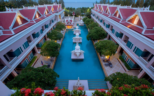 Grand Pacific Sovereign Resort & Spa