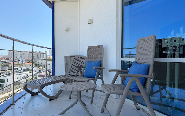 Akvadeluks u morya s basseinom №709 Apartments