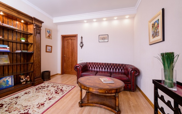 Na 5-m Voykovskom Apartments