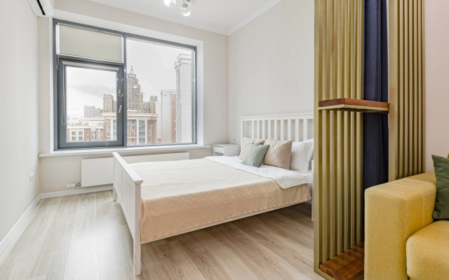 Avenue 5 Apartments