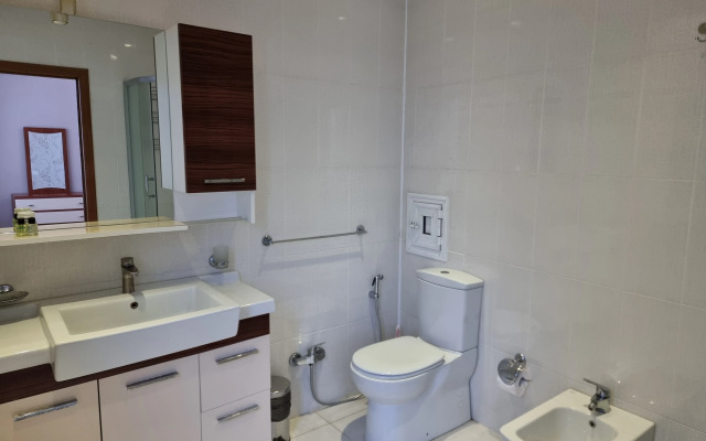 Isr Lux Apartments