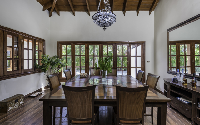 Luxury & Stunning Villa in Cocotal with Pool Villa