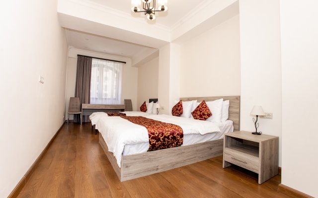 Апартаменты Stay Inn on Buzand Str. 17-24