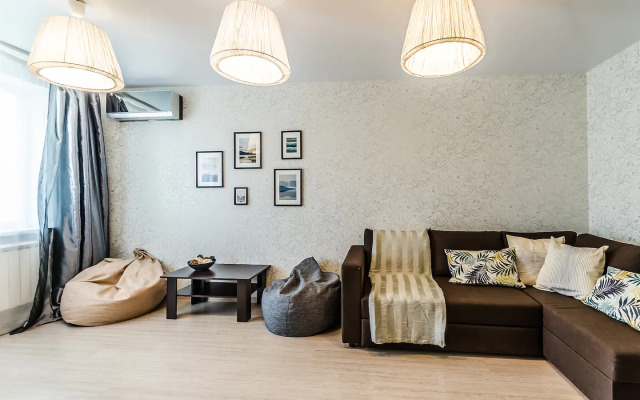 2-Kh Komn. Na Naberezhnoy Apartments
