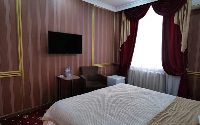 Lion Hotel