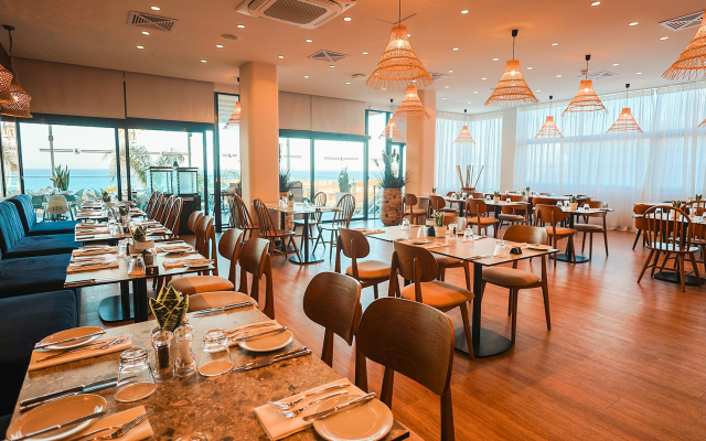 Cavo Maris Beach Hotel
