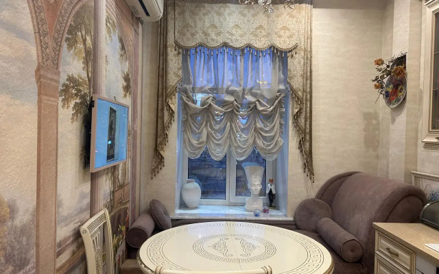 V Tsentre Rossiya Sennaya Ploschady 5 Flat