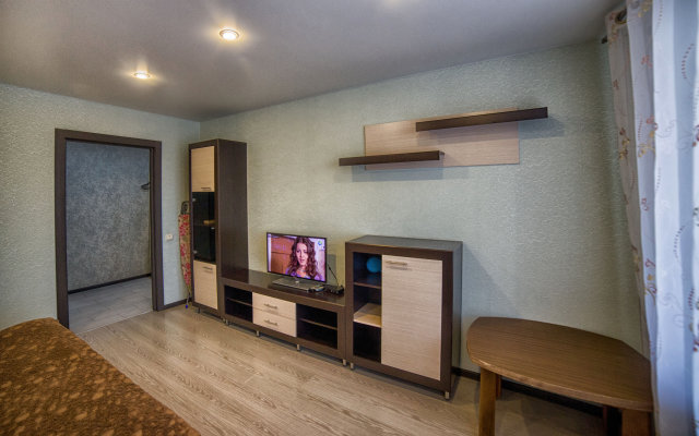 Matrosova 16 Apartment