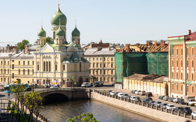 Апартаменты с Балконом и Видом на Никольский Собор