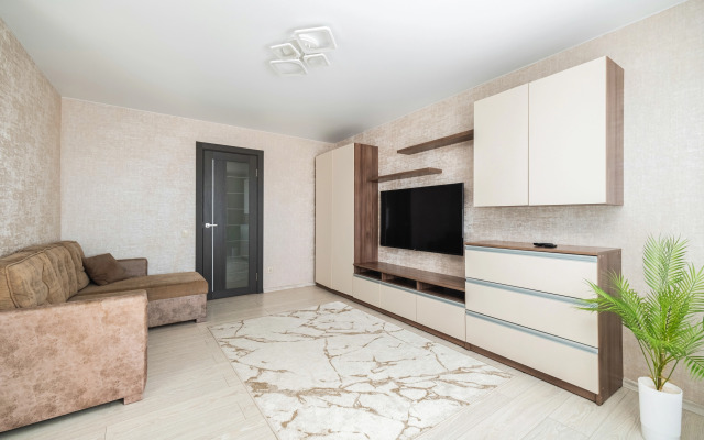 Vozle ZhD vokzala Flat
