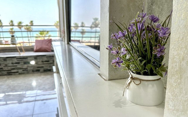 Diamond 2bed Apartment with Jacuzzi by the Sea