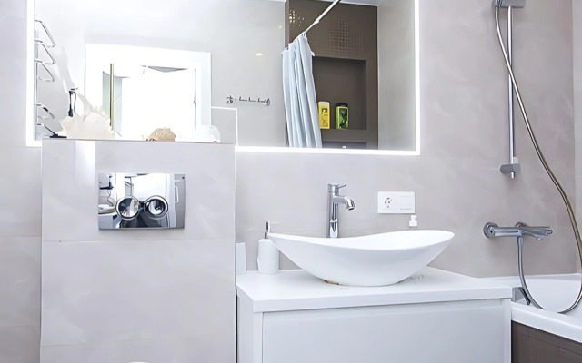 Апартаменты на Мелик Карамова 4