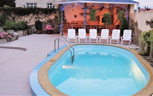 Golubaya Laguna Guest House