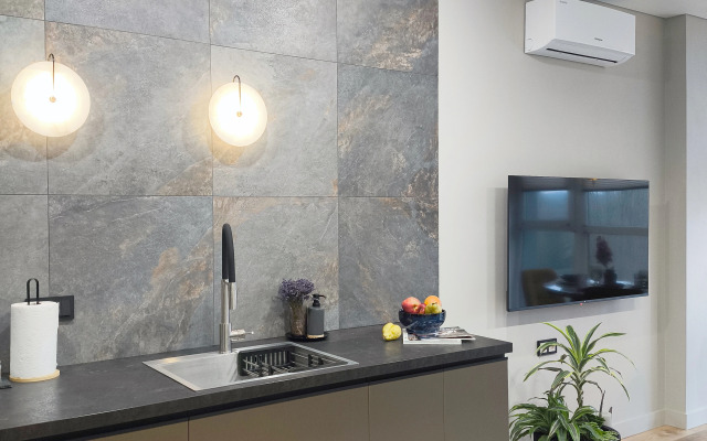 Апартаменты Новые уютные Клен в доме бизнес-класса с охраной