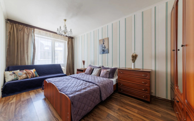 S 3 Spalnyami Na Moiseenko 5 - 8 Chelovek Apartments
