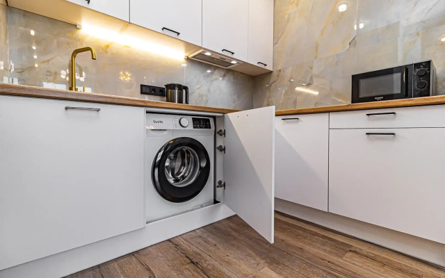 2 Nochi Na Ulitse Imeni Machugi 166b/1 Flat