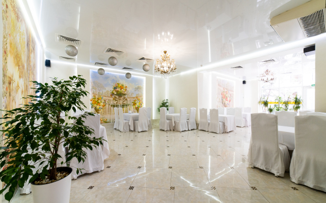 Uyut Hotel