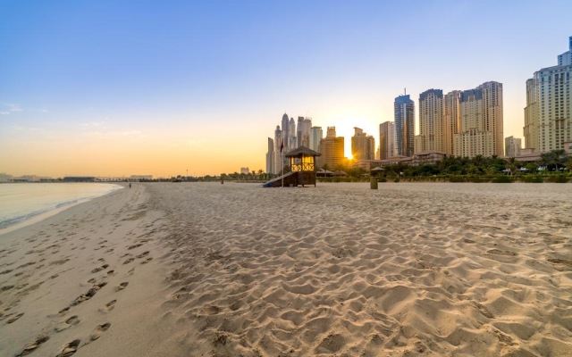 Close to JBR Beach Spacious 2BR Marina views Apartments