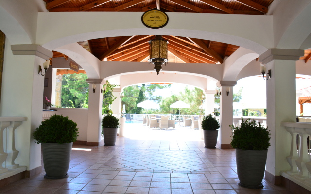 Pine Club Apart Hotel