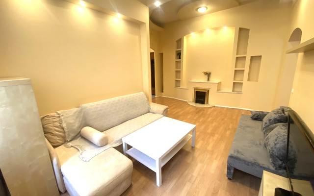 Апартаменты Двухкомнатные на набережной реки Мойки