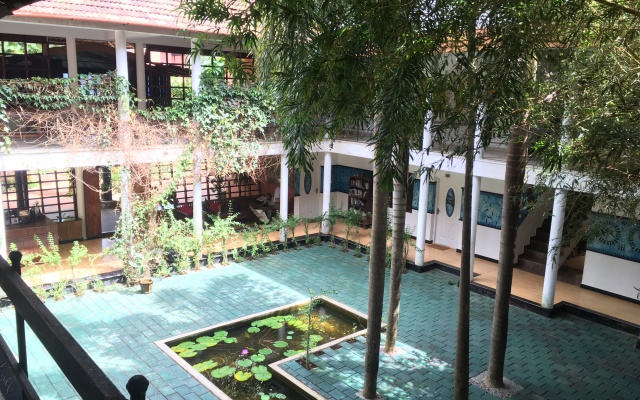 Michael J Hotel