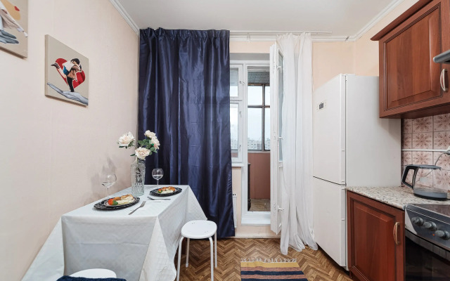 Апартаменты Просторная квартира на 4-х метро Марьино