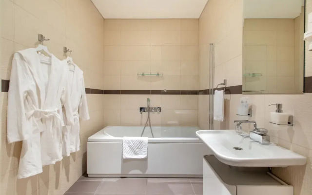 Rockmond 48 Junior Suite 14