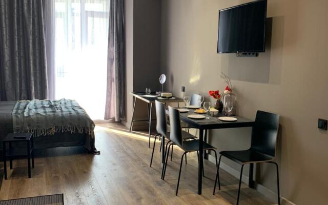 Na Centralnoj Naberezhnoj Apartments