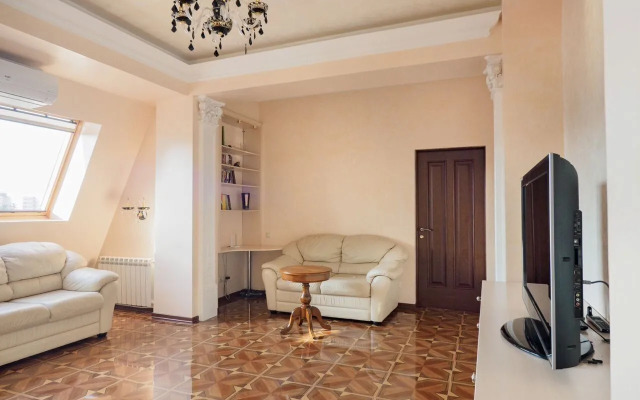 Dvukhkomnatnaya S Vidom Na More Flat