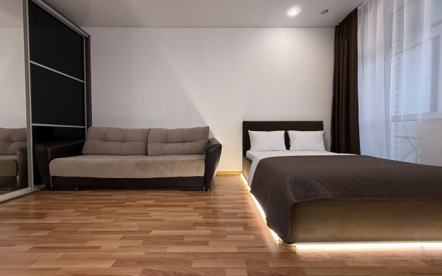 Квартира на 8 Марта 190