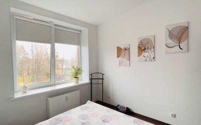 Briz na Tulonskoy allee Flat